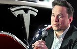 Elon Musk, Tesla hisselerine yaptığı 1 milyar dolarlık yatırım ile dikkat çekti. Bu hamle, Tesla'nın geleceği ve değer...