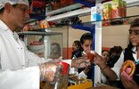 Kantin fiyatları, yeni eğitim yılıyla yüzde 25 artarak simit, ayran ve yemek seçeneklerini etkiledi. Öğrenciler evden...